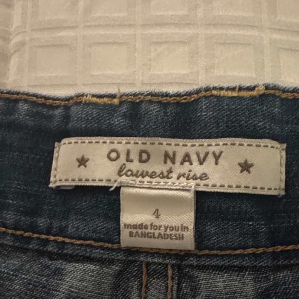 Old Navy Classic Blue Jean Shorts - Picture 2 of 4